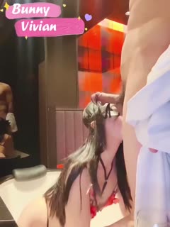 国产爱丝袜的Vivian姐诱惑女神口爆